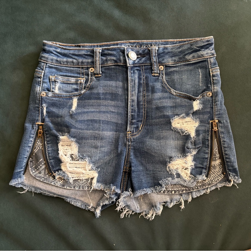 American Eagle Super Stretch, High Rise Shortie, Medium Wash Denim Shorts